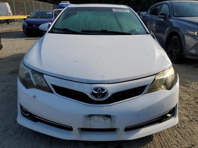 4T1BF1FK8CU183033 - 2012 TOYOTA CAMRY BASE WHITE photo 5