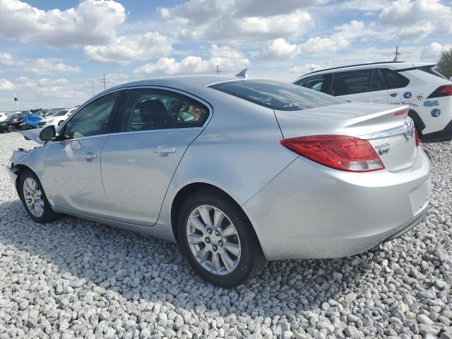 2G4GR5ER9D9155453 - 2013 BUICK REGAL SILVER photo 2