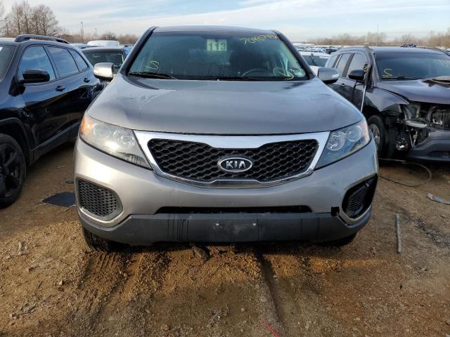 5XYKT3A16BG089644 - 2011 KIA SORENTO BASE CHARCOAL photo 5