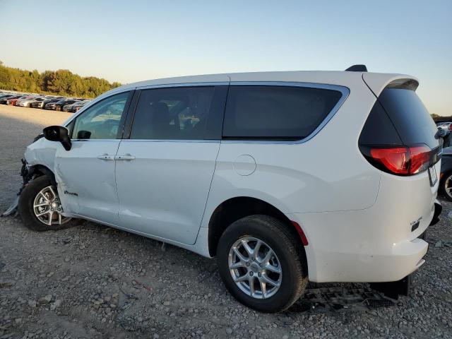 2C4RC1CG8PR550995 - 2023 CHRYSLER VOYAGER LX WHITE photo 2