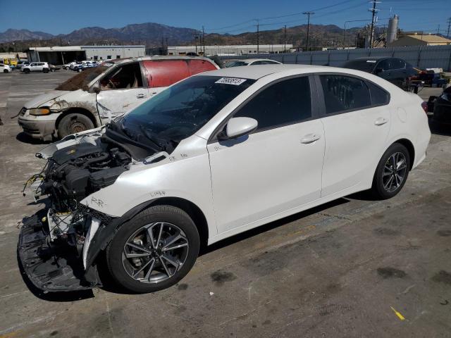 3KPF24AD3NE440127 - 2022 KIA FORTE FE WHITE photo 1