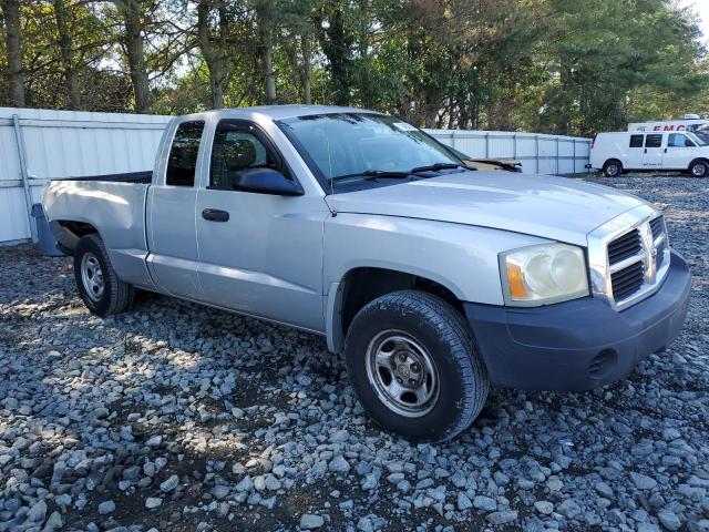 1D7HW22K66S716755 - 2006 DODGE DAKOTA ST Argent photo 4