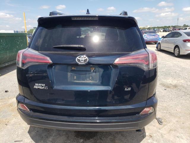 JTMZFREV1JJ183709 - 2018 TOYOTA RAV4 LE أزرق صورة 6
