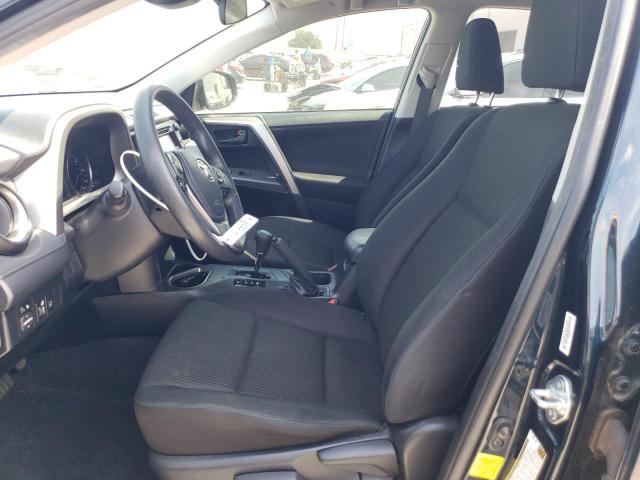 JTMZFREV1JJ183709 - 2018 TOYOTA RAV4 LE أزرق صورة 7