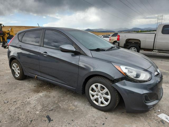KMHCT5AEXDU068764 - 2013 HYUNDAI ACCENT GLS GRAY photo 4