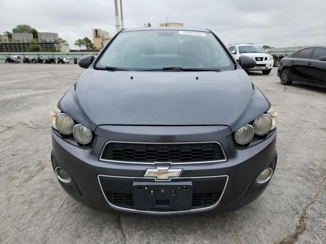1G1JC5SH7D4142395 - 2013 CHEV SONIC LT GRAY photo 5