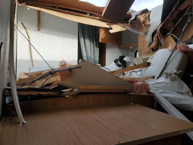 1UJBJ02P2X16J0812 - 1999 JAYC TRAVEL TRL თეთრი ფოტო 5