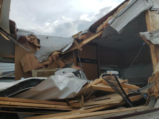 1UJBJ02P2X16J0812 - 1999 JAYC TRAVEL TRL თეთრი ფოტო 9