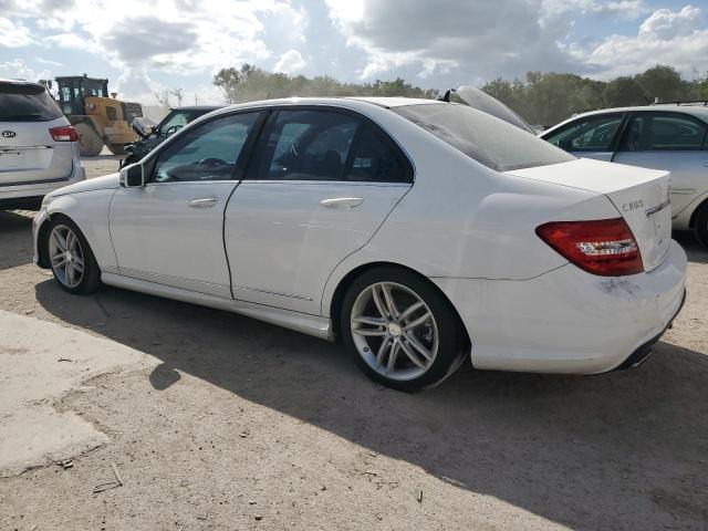 WDDGF4HB3DA805104 - 2013 MERCEDES-BENZ C 250 WHITE photo 2