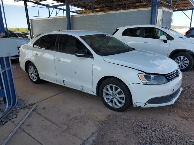 3VWDP7AJ6DM397050 - 2013 VOLKSWAGEN JETTA SE WHITE photo 4