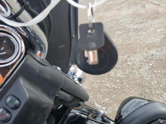 1HD1FC4118Y709202 - 2008 HARLEY-DAVIDSON FLHTCUI 黑色 照片 8