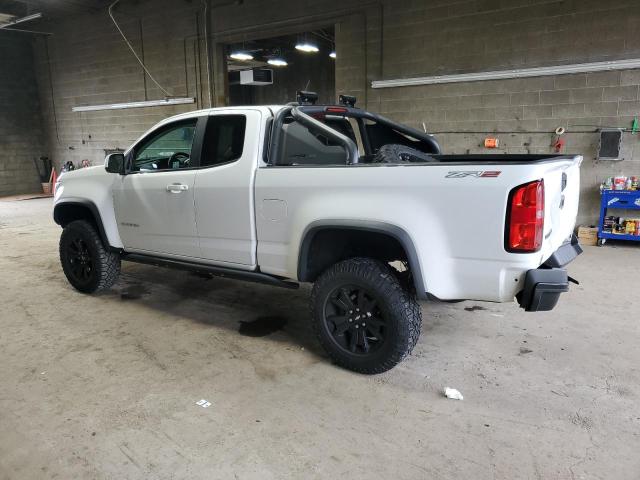 1GCRTEE19J1215806 - 2018 CHEVROLET COLORADO ZR2 WHITE photo 2