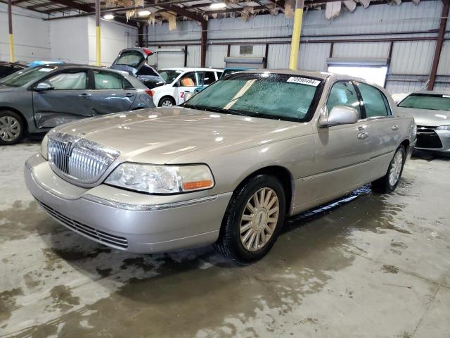 2003 LINCOLN TOWN CAR EXECUTIVE, 