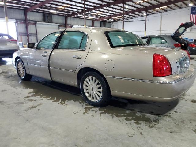 1LNHM81WX3Y696831 - 2003 LINCOLN TOWN CAR EXECUTIVE BEIGE photo 2