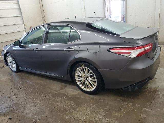 4T1B11HK9JU503890 - 2018 TOYOTA CAMRY L BROWN photo 2