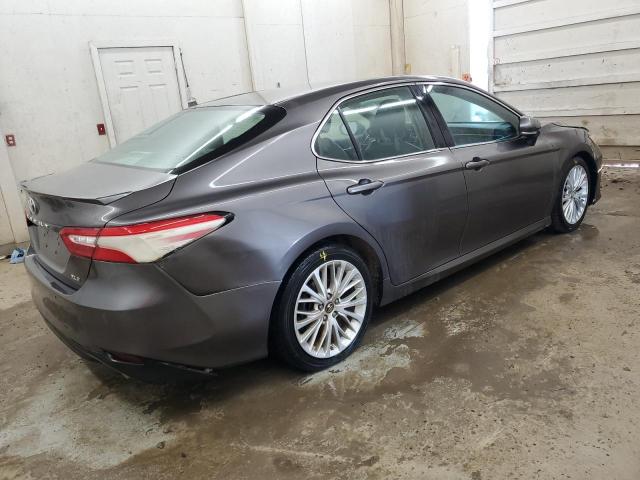 4T1B11HK9JU503890 - 2018 TOYOTA CAMRY L BROWN photo 3