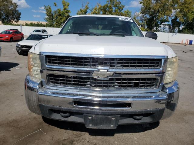 1GCHC49K99E100913 - 2009 CHEVROLET SILVERADO C2500 HEAVY DUTY WHITE photo 5