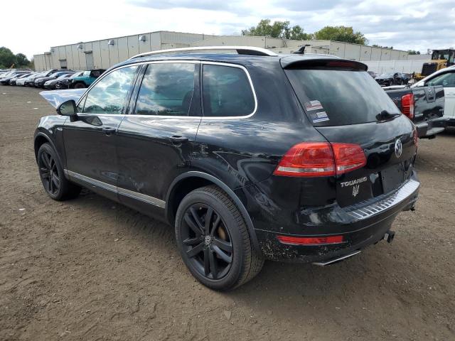 WVGEF9BP2CD009231 - 2012 VOLKSWAGEN TOUAREG V6 BLACK photo 2