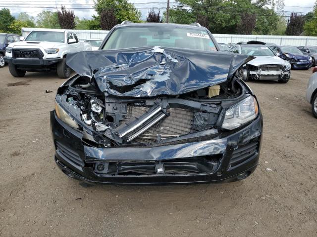 WVGEF9BP2CD009231 - 2012 VOLKSWAGEN TOUAREG V6 BLACK photo 5