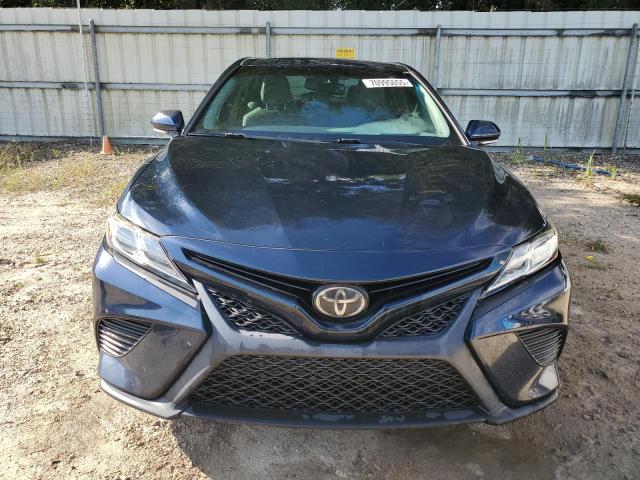 4T1M11AK4LU947152 - 2020 TOYOTA CAMRY SE BLUE photo 5