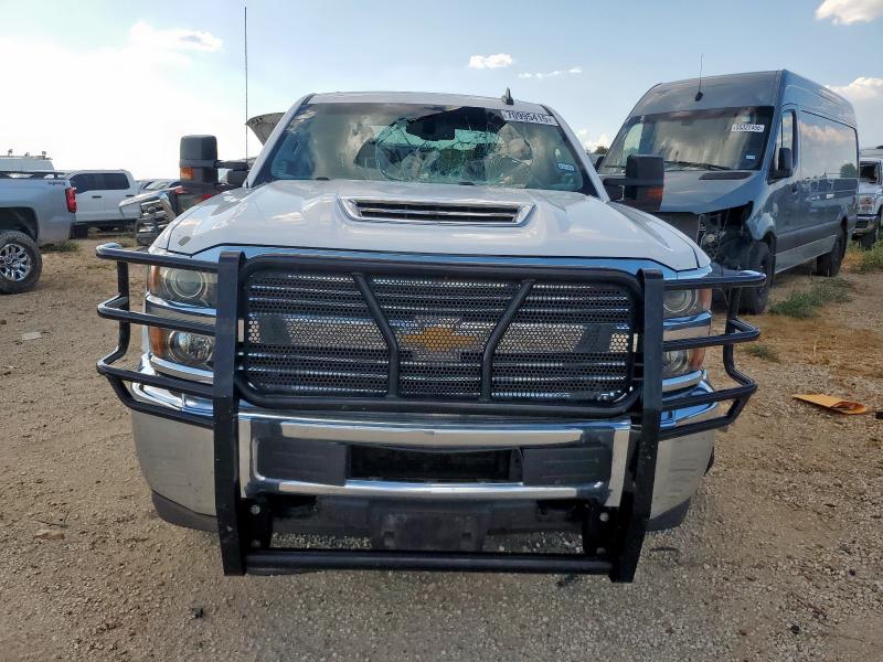 1GC1KUEY8HF170295 - 2017 CHEVROLET SILVERADO K2500 HEAVY DUTY WHITE photo 5