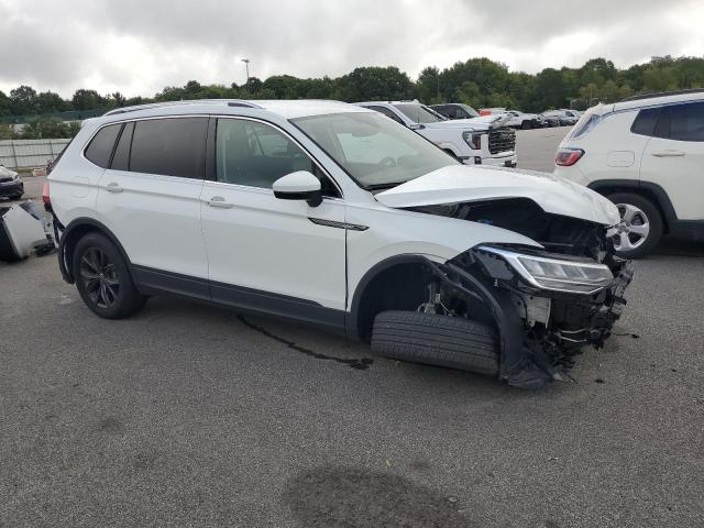 3VV2B7AX4RM195054 - 2024 VOLKSWAGEN TIGUAN SE Weiß Foto 4