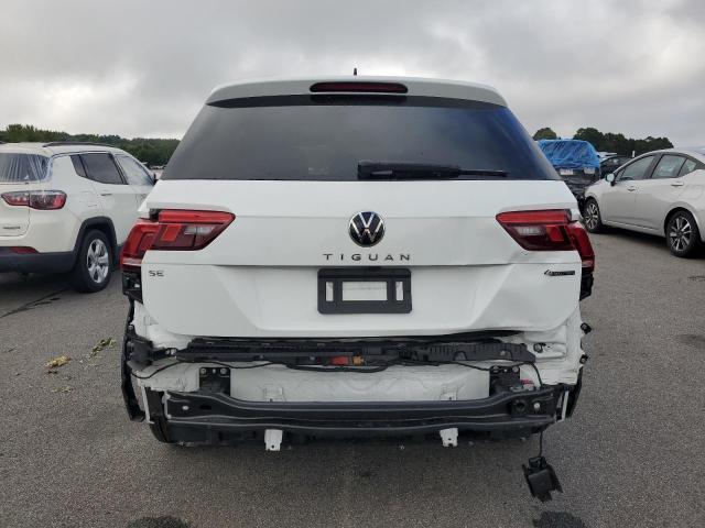 3VV2B7AX4RM195054 - 2024 VOLKSWAGEN TIGUAN SE Weiß Foto 6