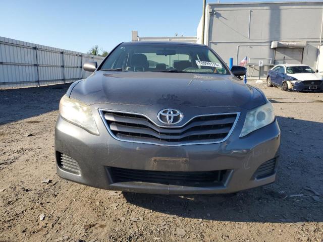 4T1BF3EKXAU036965 - 2010 TOYOTA CAMRY BASE GRAY photo 5