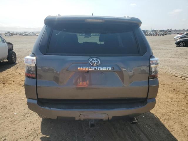 JTEZU5JR2G5117139 - 2016 TOYOTA 4RUNNER SR5 GRAY photo 6