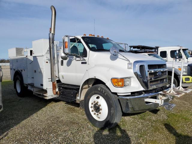 3FRXF7FJ5DV018080 - 2013 FORD F750 SUPER DUTY WHITE photo 4