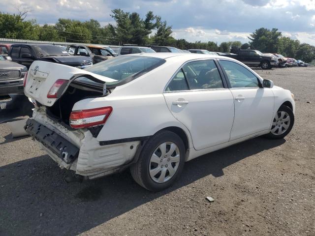 4T1BF3EK0AU560917 - 2010 TOYOTA CAMRY BASE WHITE photo 3
