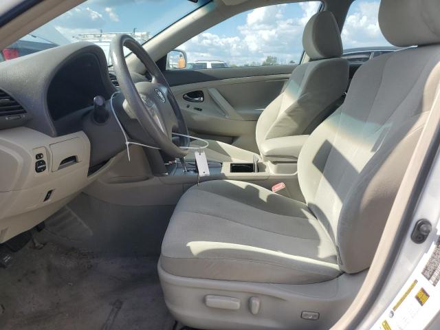 4T1BF3EK0AU560917 - 2010 TOYOTA CAMRY BASE WHITE photo 7