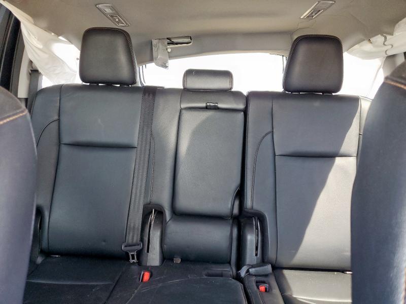 5TDKZRFH8HS511061 - 2017 TOYOTA HIGHLANDER SE WHITE photo 10