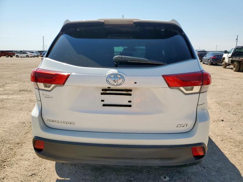 5TDKZRFH8HS511061 - 2017 TOYOTA HIGHLANDER SE WHITE photo 6