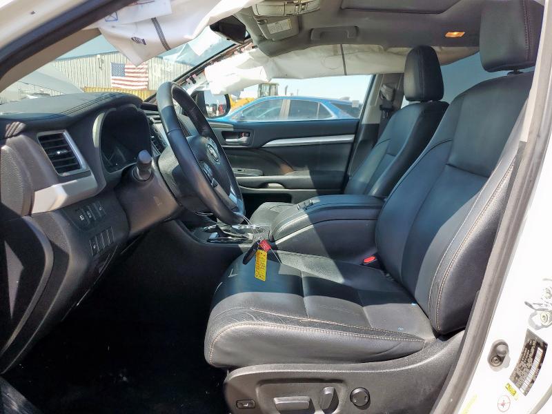 5TDKZRFH8HS511061 - 2017 TOYOTA HIGHLANDER SE WHITE photo 7