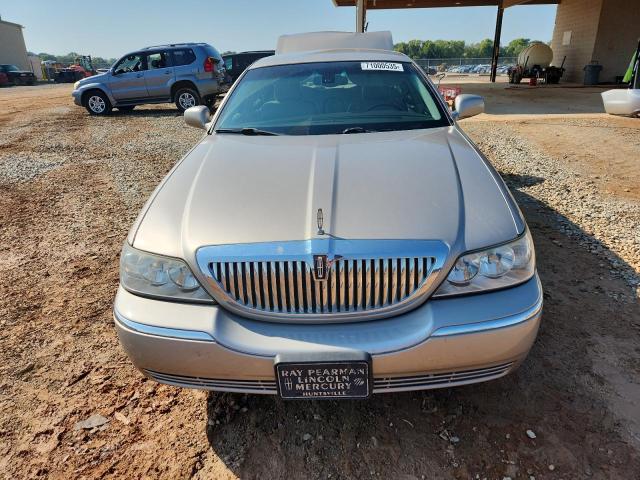 1LNHM82W93Y618278 - 2003 LINCOLN TOWN CAR SIGNATURE بيج صورة 5