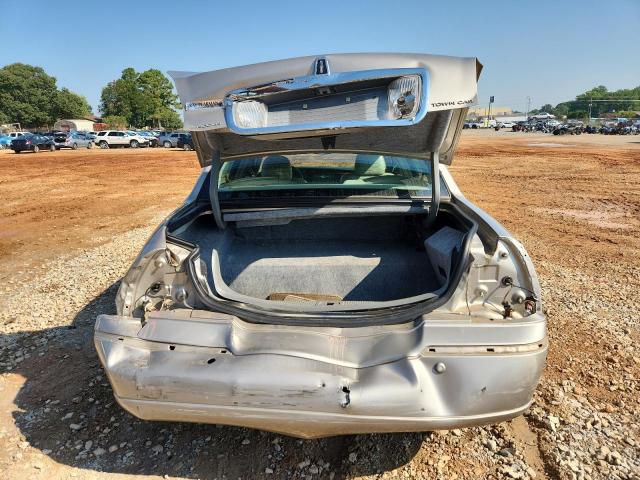 1LNHM82W93Y618278 - 2003 LINCOLN TOWN CAR SIGNATURE بيج صورة 6