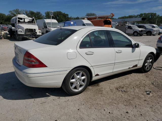 WDBRF61JX2F211687 - 2002 MERCEDES-BENZ C 240 白色 照片 3