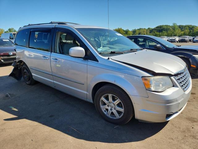 2A8HR54149R572841 - 2009 CHRYSLER TOWN & COU TOURING ვერცხლისფერი ფოტო 4