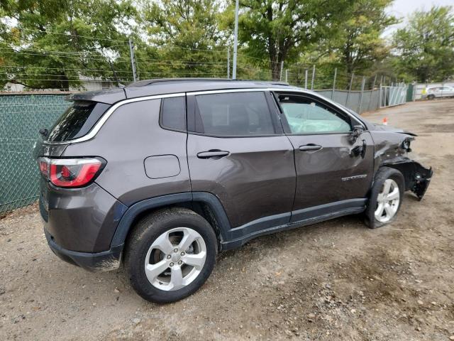 3C4NJDBB0JT284792 - 2018 JEEP COMPASS LATITUDE Szary zdjęcie 3