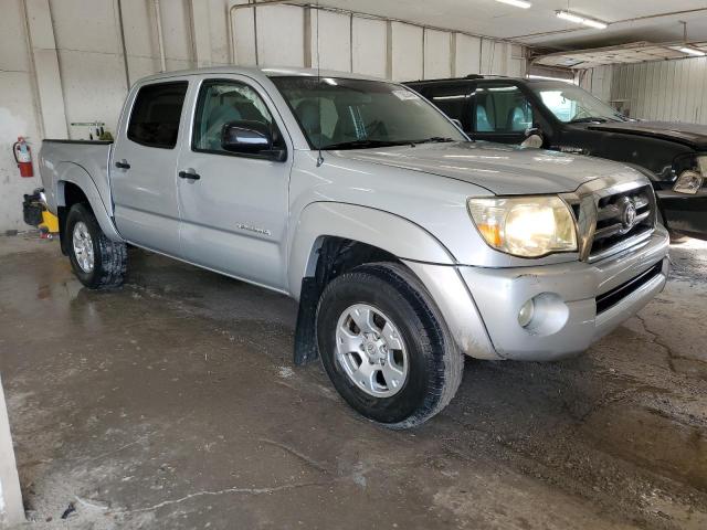 3TMJU62N49M074973 - 2009 TOYOTA TACOMA DOUBLE CAB PRERUNNER SILVER photo 4