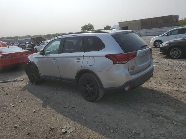 JA4AD3A31JZ060721 - 2018 MITSUBISHI OUTLANDER SE SILVER photo 2