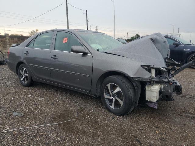 4T1BE32K03U683787 - 2003 TOYOTA CAMRY LE ნაცრისფერი ფოტო 4