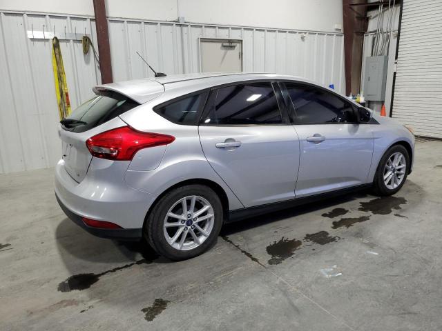 1FADP3K26JL214073 - 2018 FORD FOCUS SE SILVER photo 3