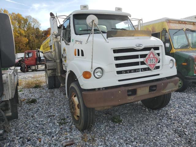 2FZAASAK92AJ68873 - 2002 STERLING TRUCK L 7500 WHITE photo 4