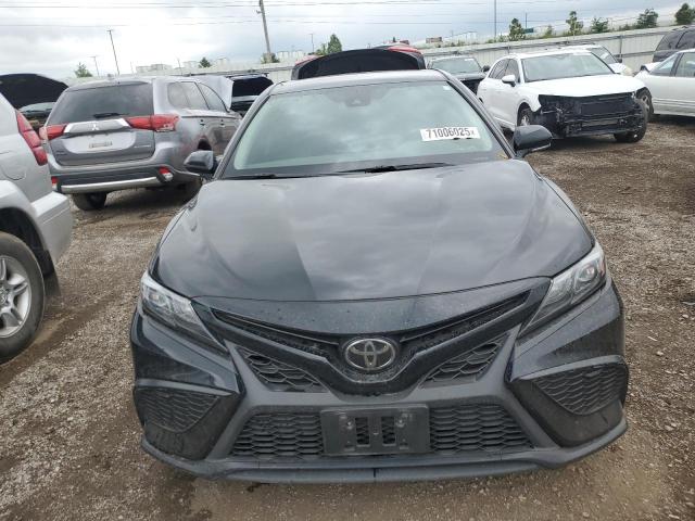 4T1T11BK7NU070959 - 2022 TOYOTA CAMRY SE 黑色 照片 5