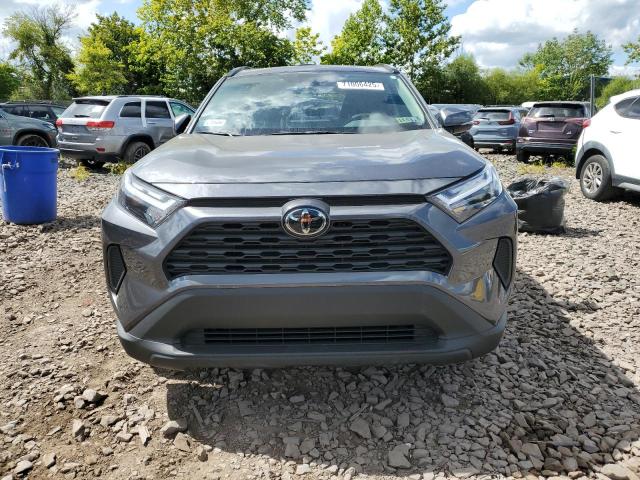 4T3RWRFV8SU173678 - 2025 TOYOTA RAV4 XLE Сірий фото 5