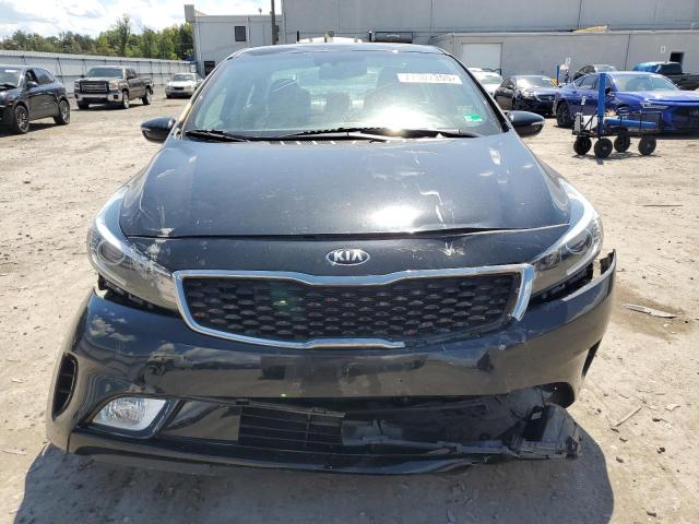 3KPFN4A80HE123159 - 2017 KIA FORTE EX BLACK photo 5