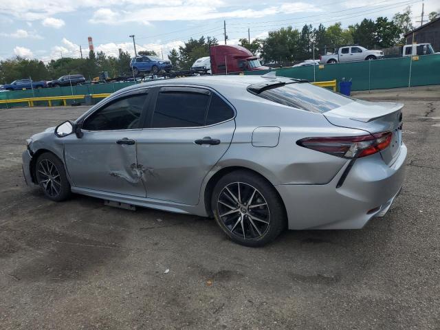 4T1G11BK1RU122769 - 2024 TOYOTA CAMRY SE NIGHT SHADE SILVER photo 2