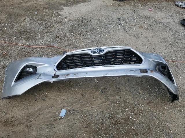 5TDGZRBH2NS186348 - 2022 TOYOTA HIGHLANDER XLE Argent photo 13